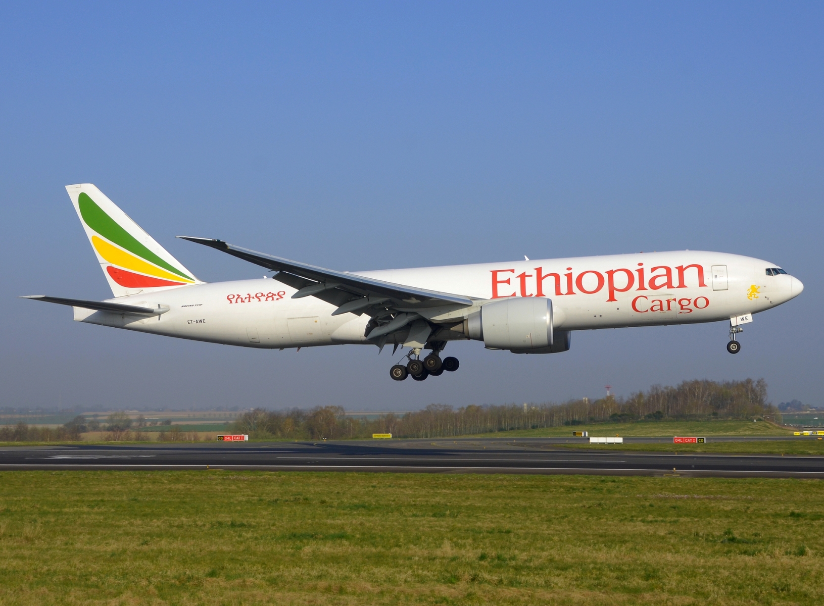 ET-AWE - 777F - Ethiopian Airlines - LGG - 26-03-2022