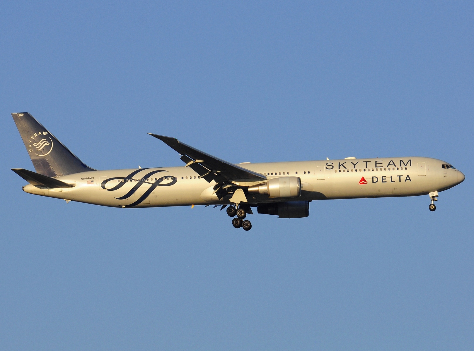 N844MH - 767-432(ER) - Delta Air Lines - MAD - 05-05-2022