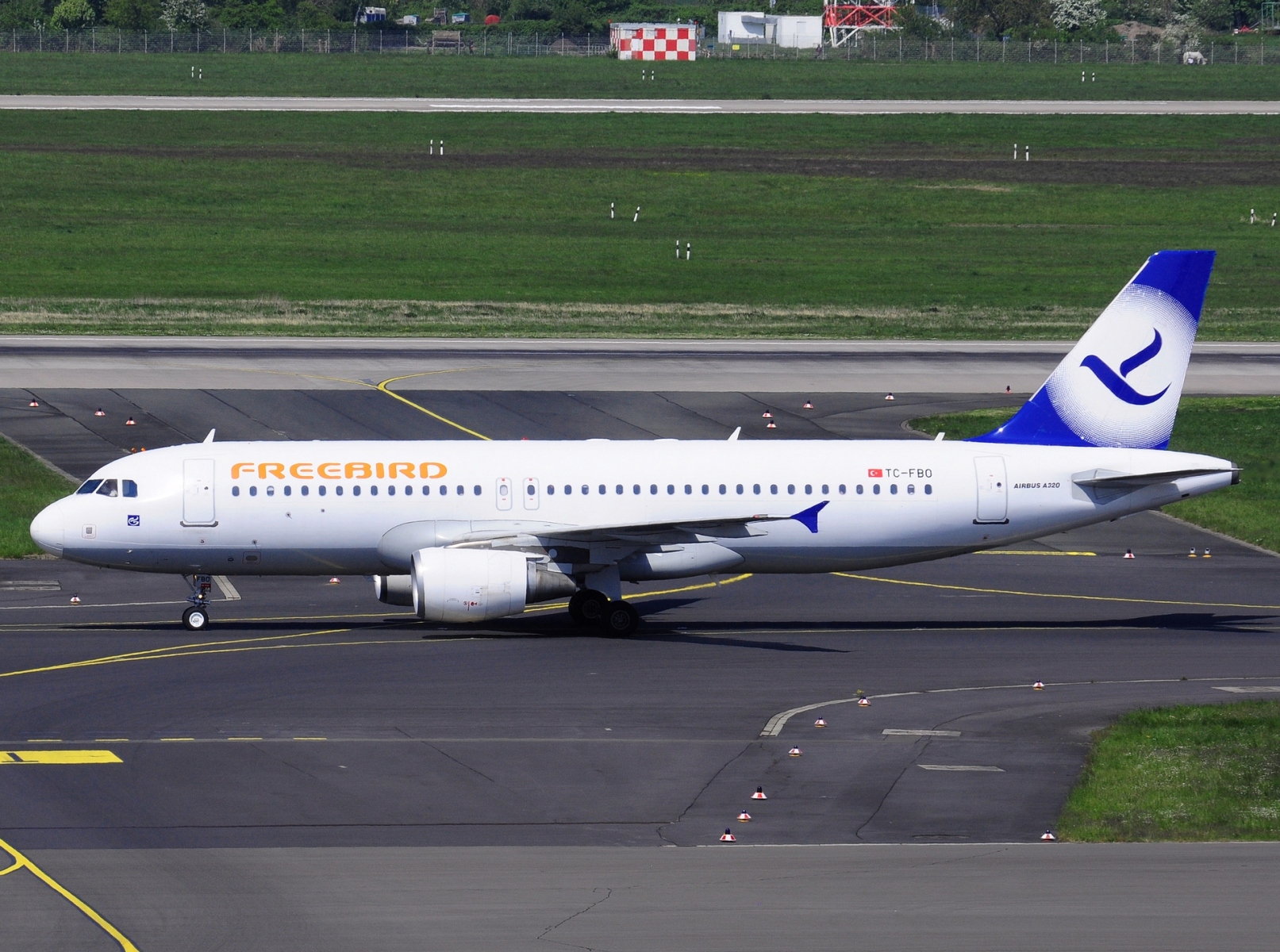 TC-FBO - A320-214 - Freebird Airlines - DUS - 24-04-2022