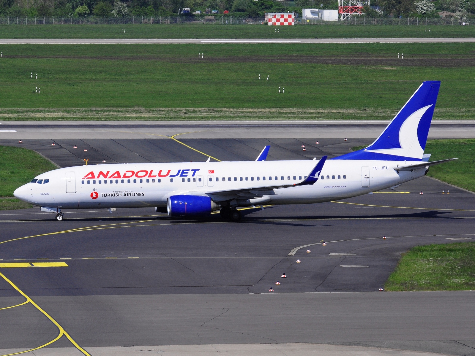 TC-JFU - 737-8F2(WL) - Anadolu Jet - DUS - 24-04-2022
