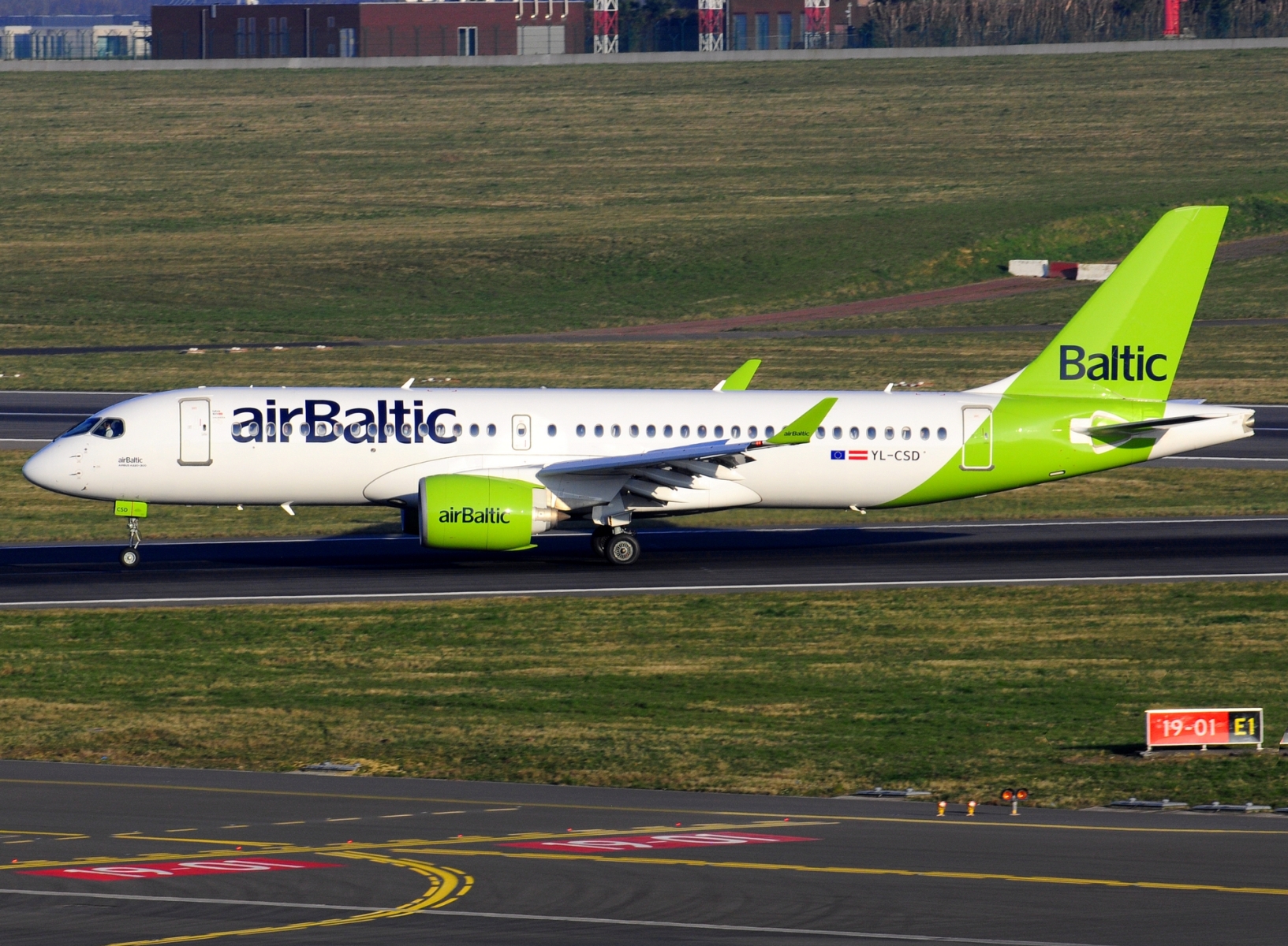 YL-CSD - A220-300 - Air Baltic - BRU - 27-03-2022
