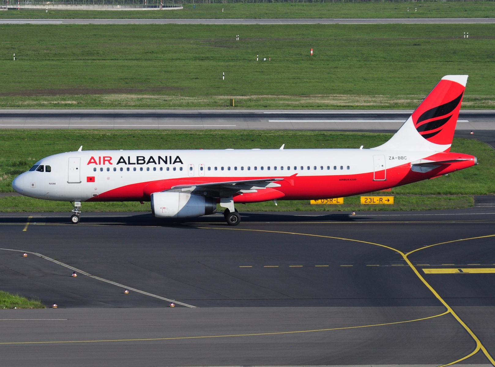 ZA-BBC - A320-232 - Air Albania - DUS - 24-04-2022b