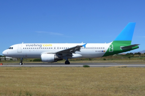EC-KDT - A320-216 - Vueling - LIS - 09-06-2022