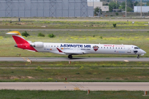 EC-MUG - CRJ-1000 - Iberia Regional - MAD - 04-05-2022
