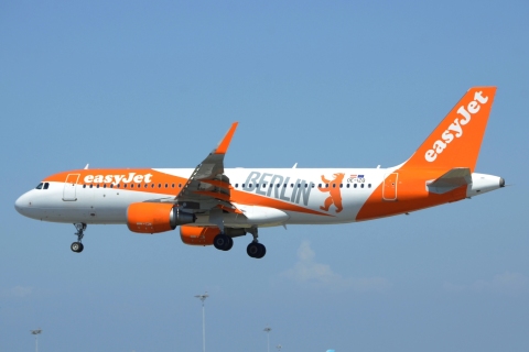 OE-IZQ - A320-214(WL) - easyJet Europe - LIS - 10-06-2022