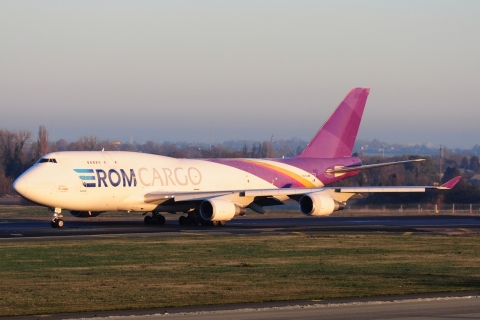 YR-FSA - 747-4D7 - Rom Cargo Airlines - LGG - 12-12-2022