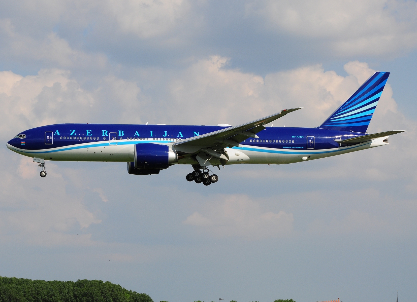 4K-AI001 - 777-200(LR) - AZAL Azerbaijan Airlines - BRU - 13-05-2023
