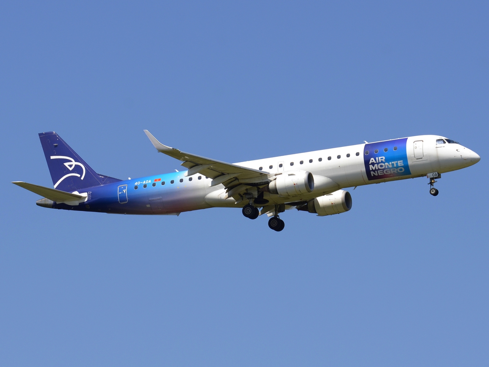 4O-AOA - ERJ-195LR (ERJ-190-200 LR) - Air Montenegro - FRA - 25-05-2023