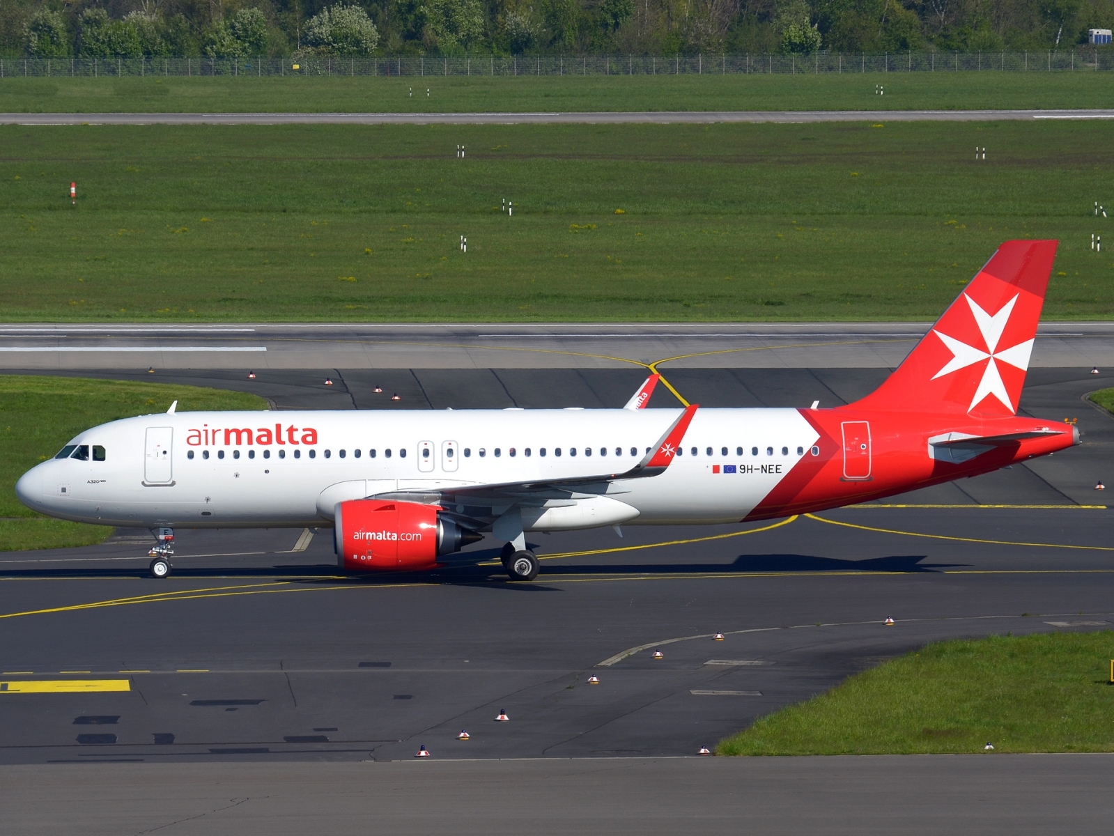 9H-NEE - A320-251N(WL) - Air Malta - DUS - 30-04-2023b