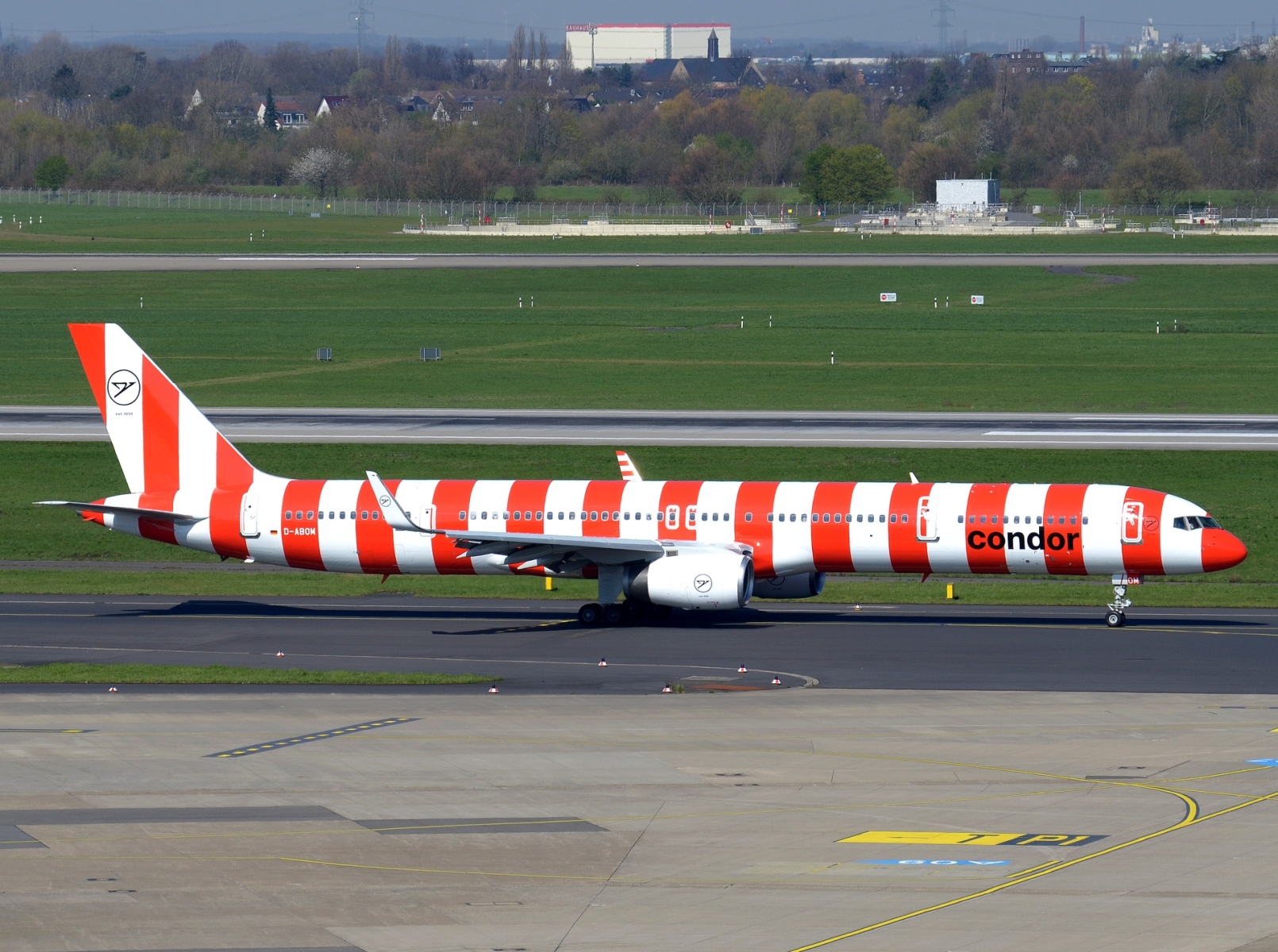 D-ABOM - 757-330(WL) - Condor - DUS - 05-04-2023