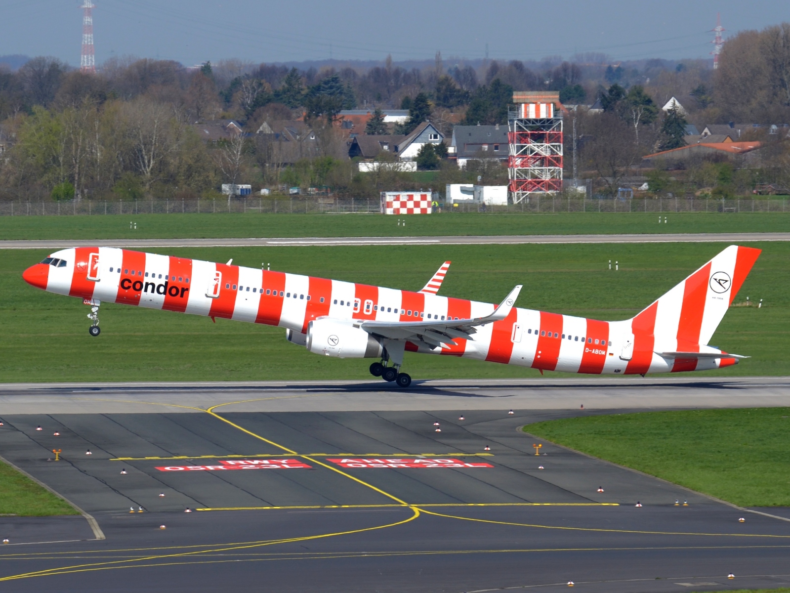 D-ABOM - 757-330(WL) - Condor - DUS - 05-04-2023b