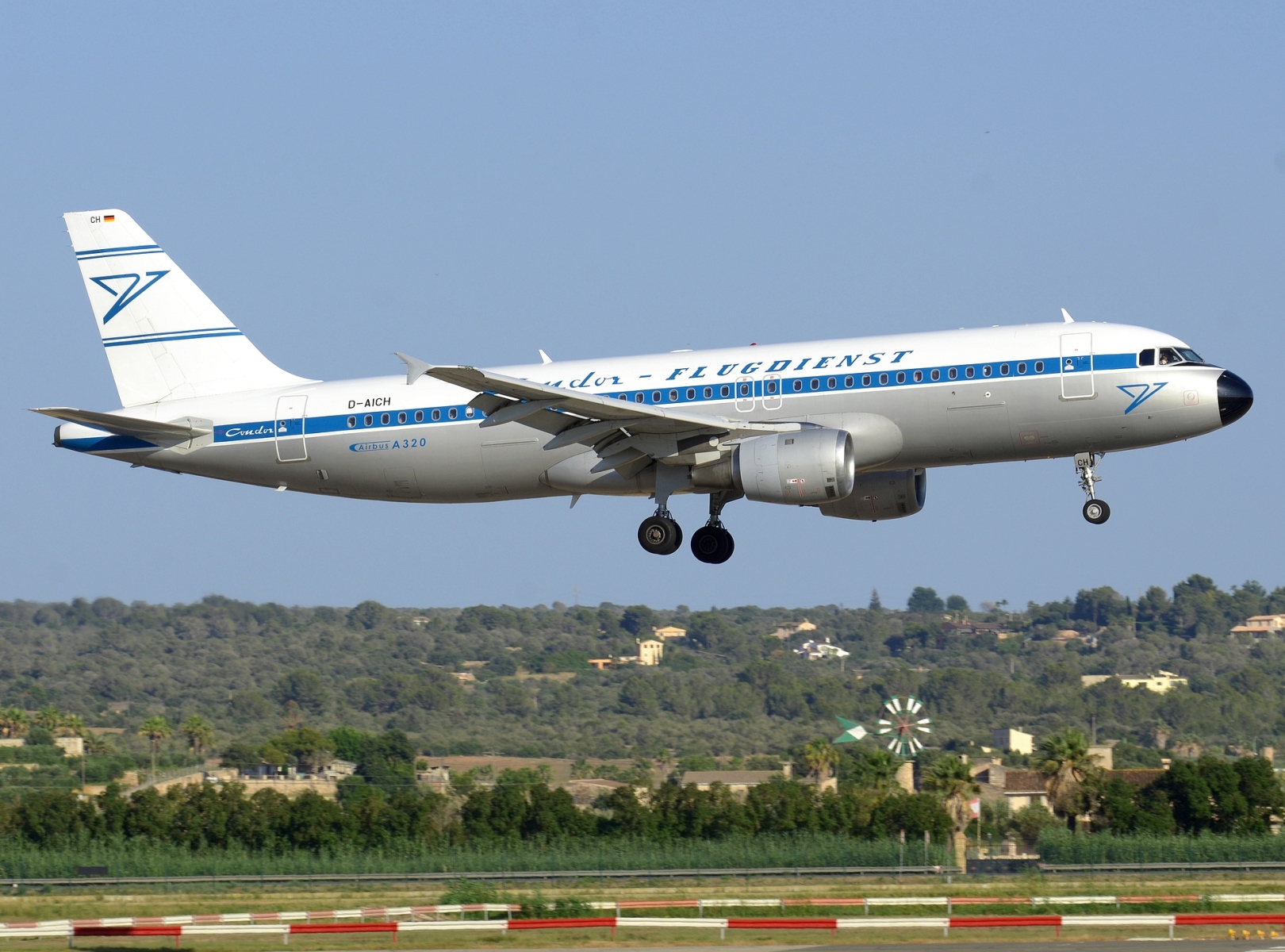 D-AICH - A320-212 - Condor - PMI - 24-06-2023