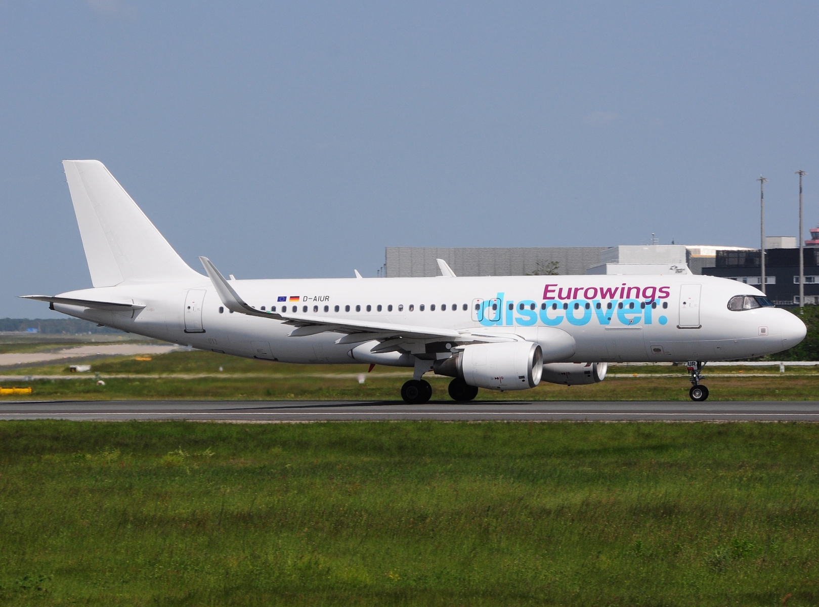 D-AIUR - A320-214(WL) - Eurowings Discover - FRA - 26-05-2023b