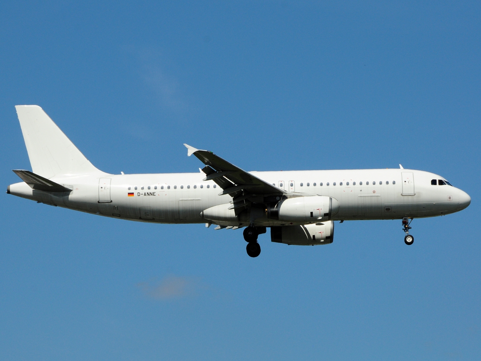 D-ANNE - A320-232 - Leav Aviation - DUS - 30-04-2023