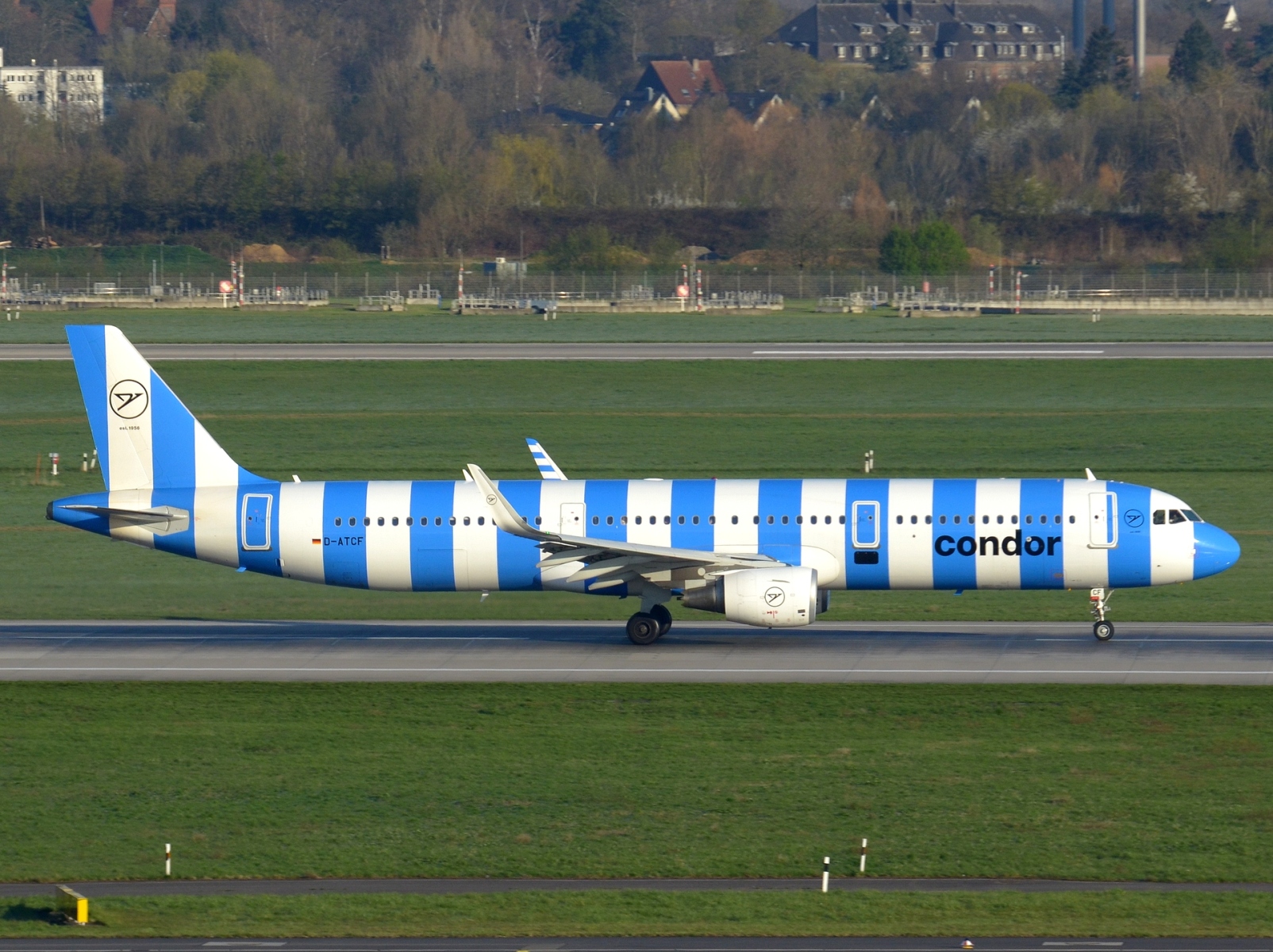 D-ATCF - A321-211(WL) - Condor - DUS - 05-04-2023