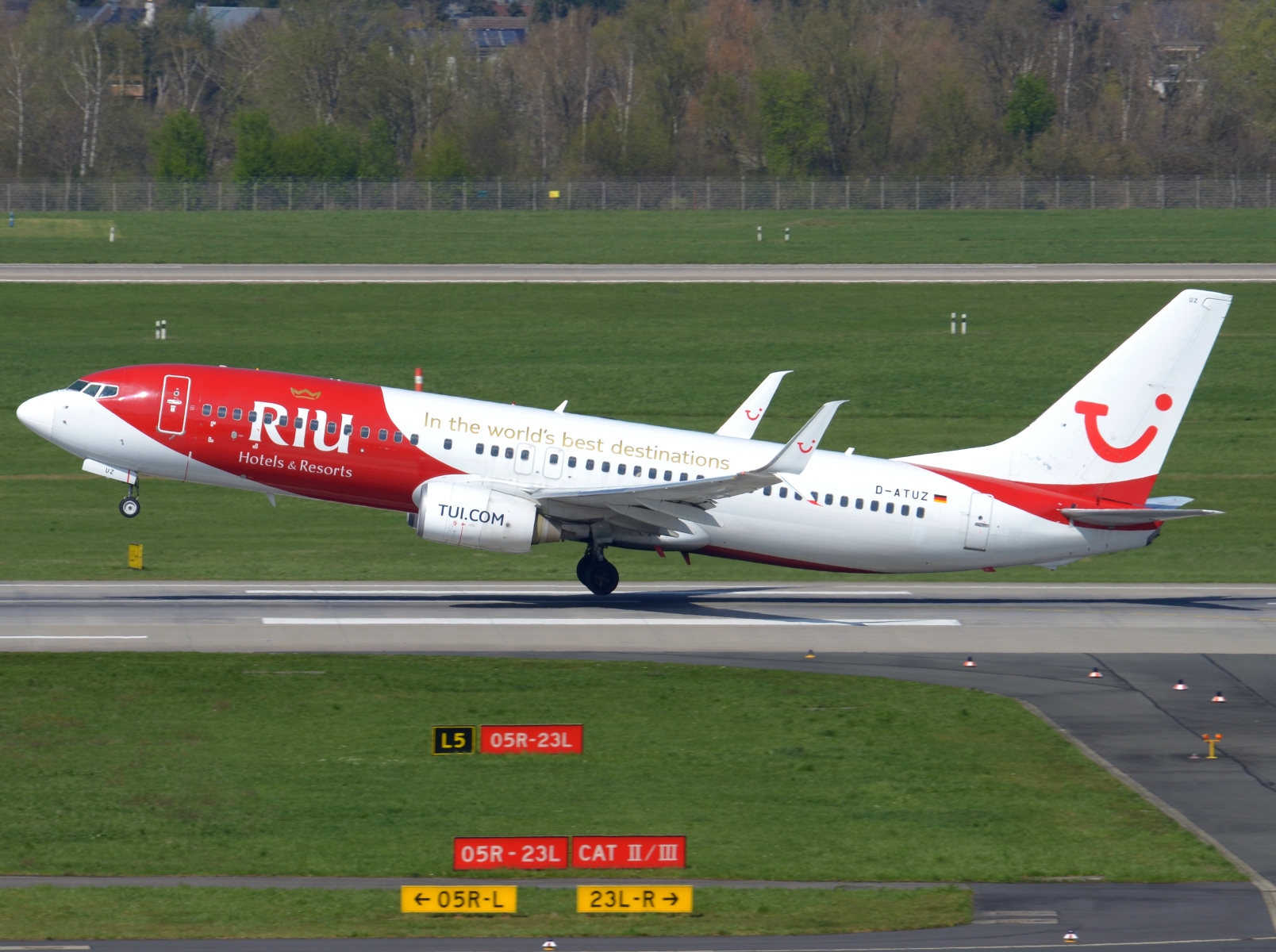 D-ATUZ - 737-8K5(WL) - TUIfly - DUS - 05-04-2023b