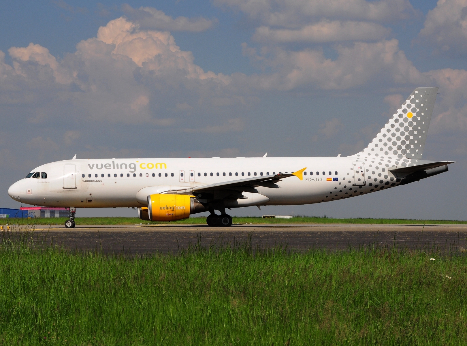 EC-JYX - A320-214 - Vueling - BRU - 13-05-2023