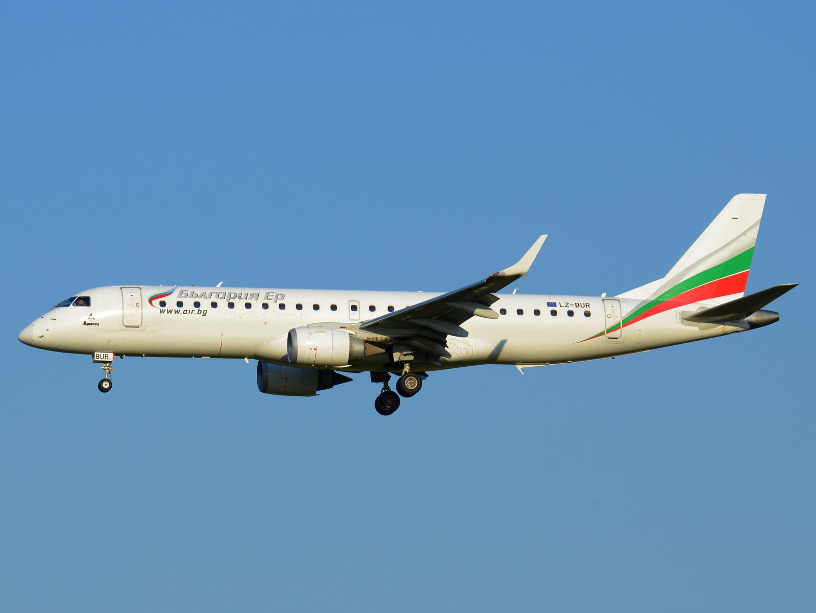LZ-BUR - ERJ-190STD (ERJ-190-100) - Bulgaria Air - BRU - 04-06-2023