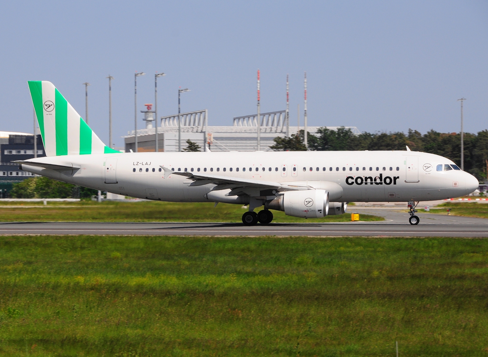 LZ-LAJ - A320-214 - Condor - FRA - 26-05-2023b
