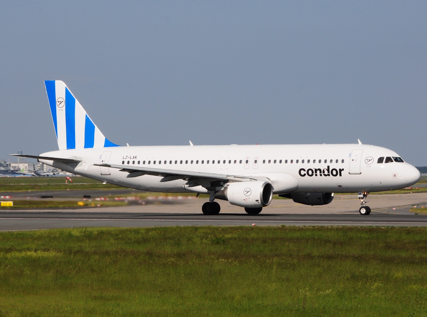 LZ-LAK - A320-214 - Condor - FRA - 25-05-2023b