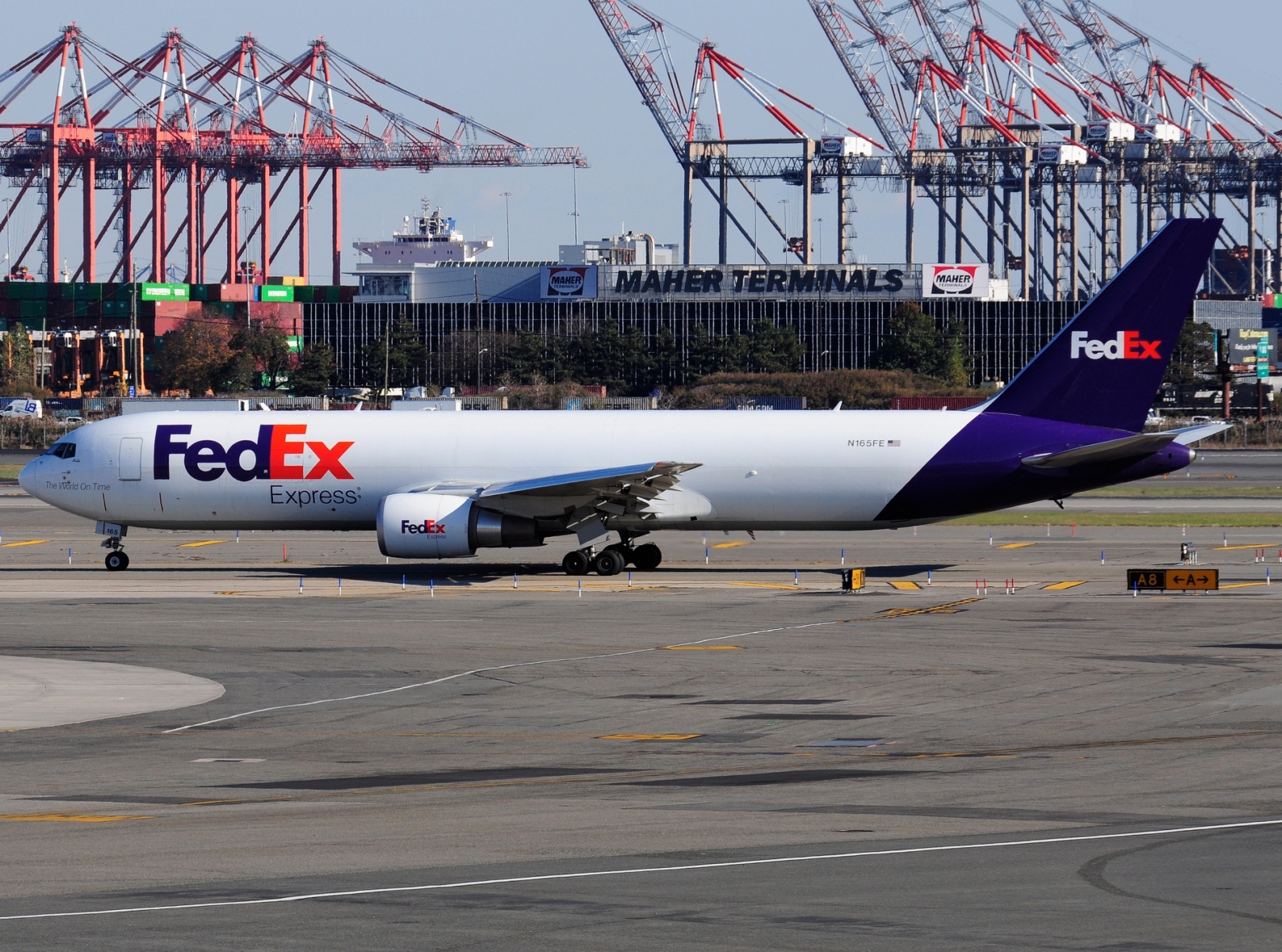 N165FE - 767-300F(ER) - Federal Express (FedEx) - EWR - 02-11-2023