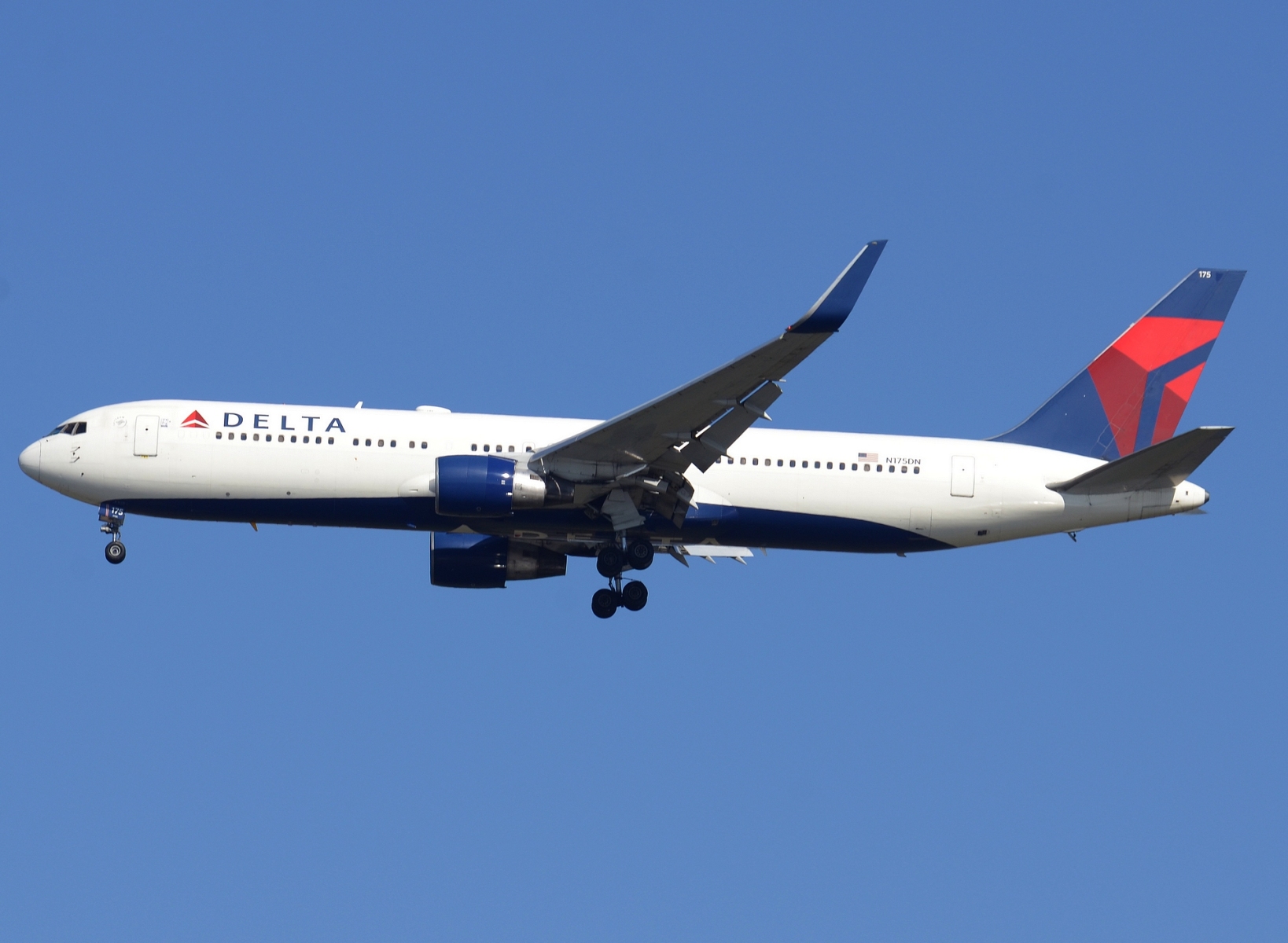 N175DN - 767-332(ER)(WL) - Delta Air Lines - JFK - 28-10-2023