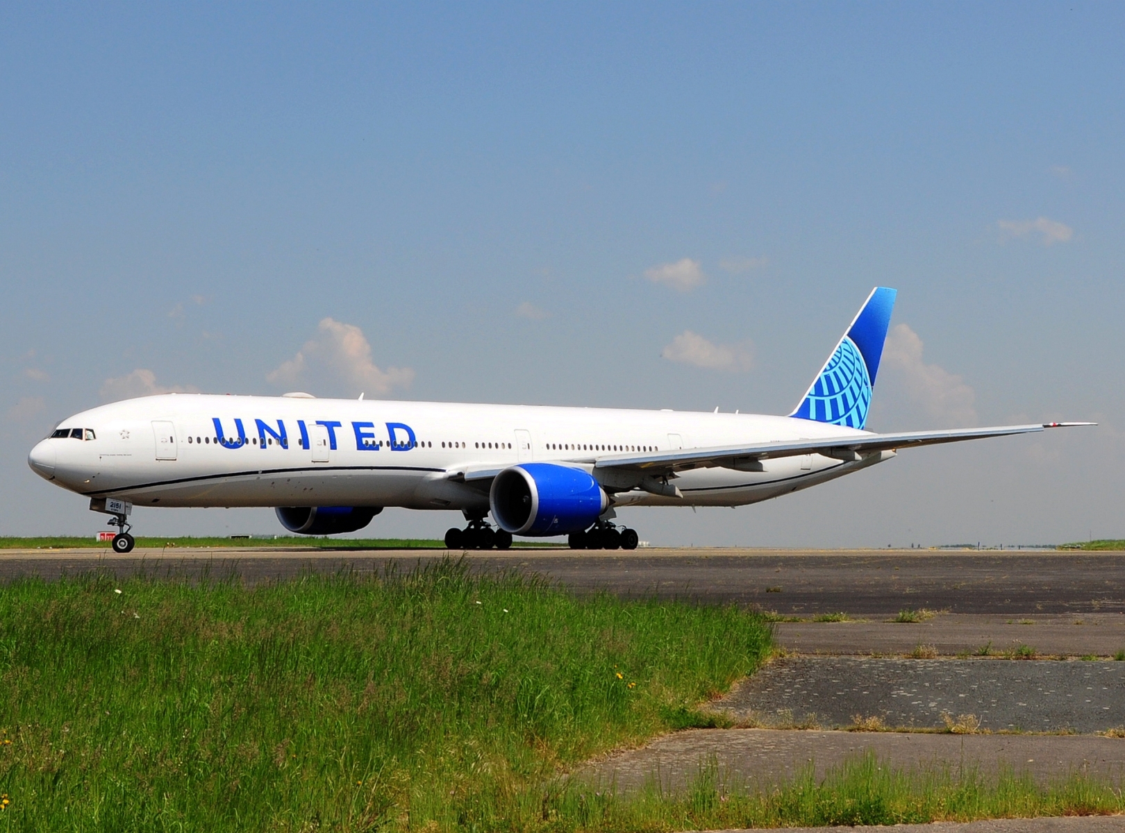 N2251U - 777-300(ER) - United Airlines - BRU - 23-05-2023