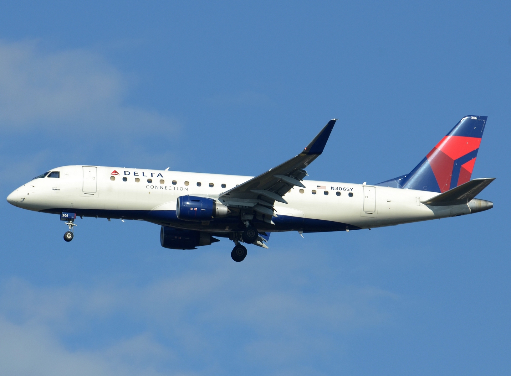 N306SY - ERJ-175LR (ERJ-170-200 LR) - Delta Connection - JFK - 28-10-2023