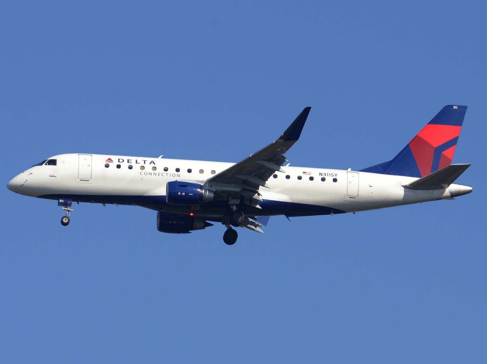 N311SY - ERJ-175LR (ERJ-170-200 LR) - Delta Connection - JFK - 28-10-2023