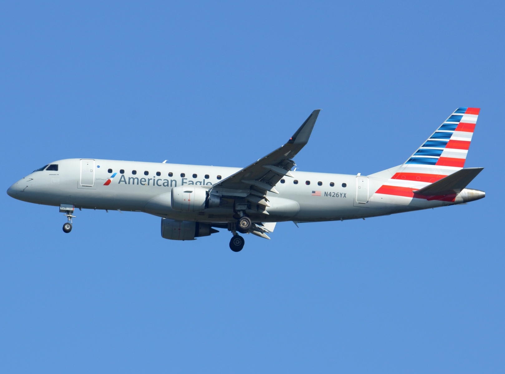N426YX - ERJ-175-LR (ERJ-170-200 LR) - American Eagle - JFK - 28-10-2023