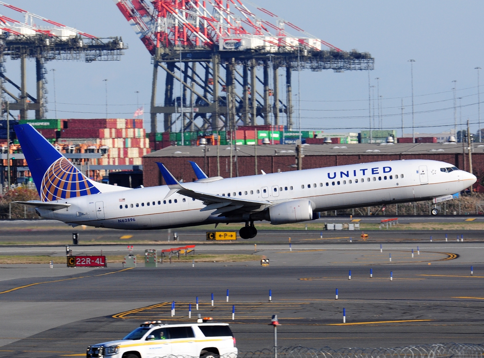 N62896 - 737-900(ER)(WL) - United Airlines - EWR - 02-11-2023