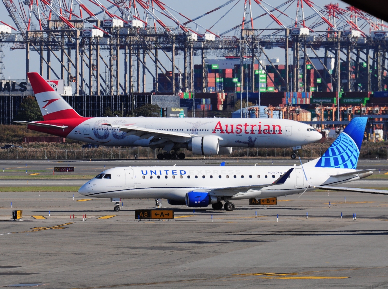 N722YX - ERJ-175LR (ERJ-170-200 LR) - United Express - EWR - 02-11-2023