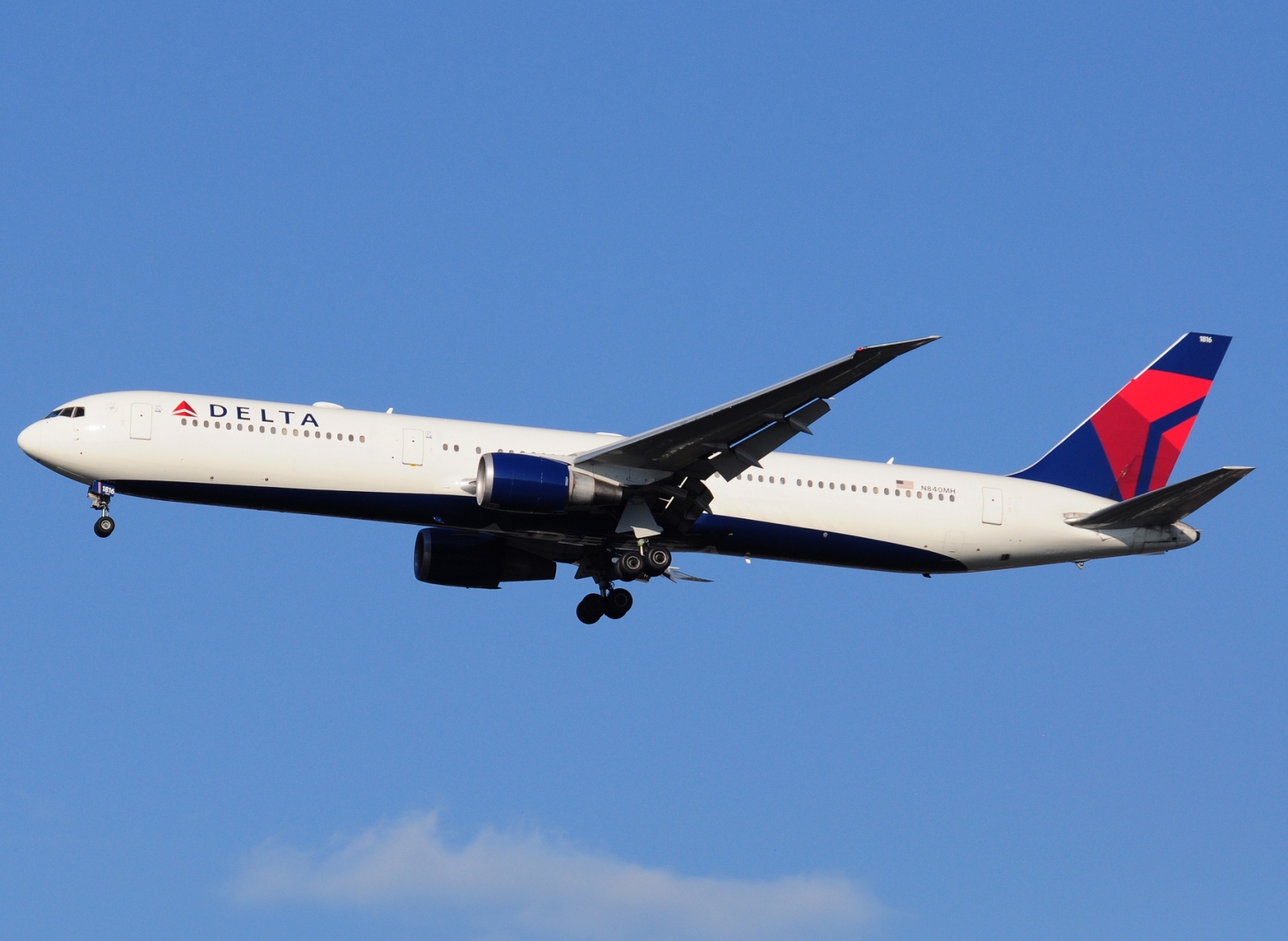 N840MH - 767-432(ER) - Delta Air Lines - JFK - 28-10-2023
