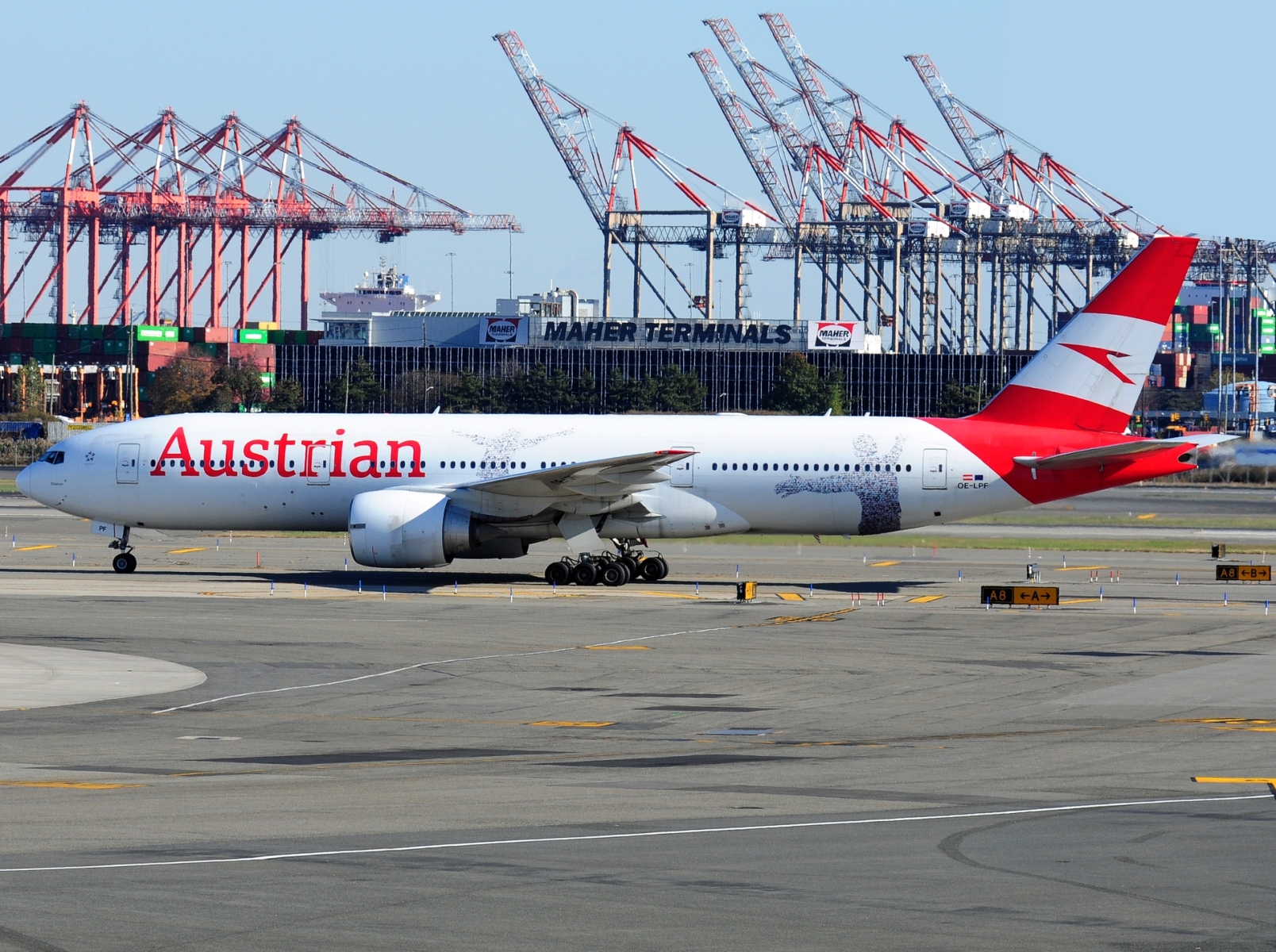 OE-LPF - 777-2Q8(ER) - Austrian Airlines - EWR - 02-11-2023