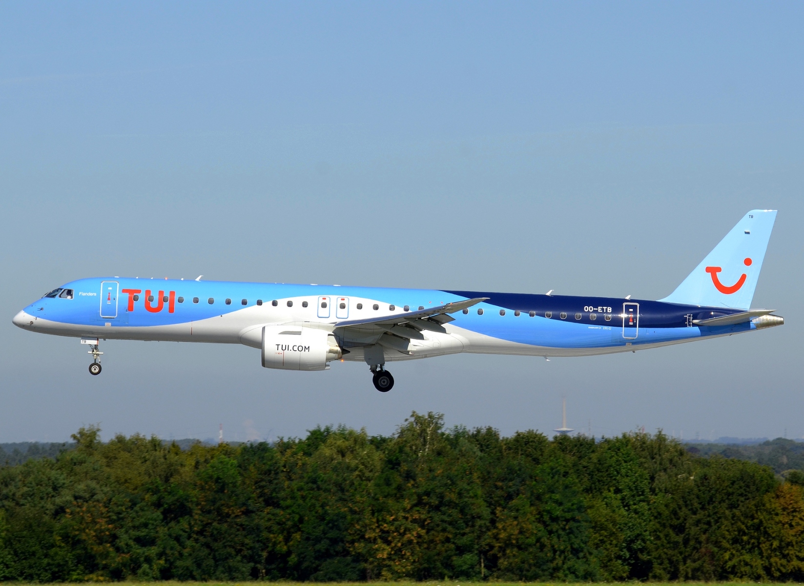 OO-ETB - ERJ-195-E2 (ERJ-190-400 STD) - TUI Airlines Belgium - BRU - 06-09-2023