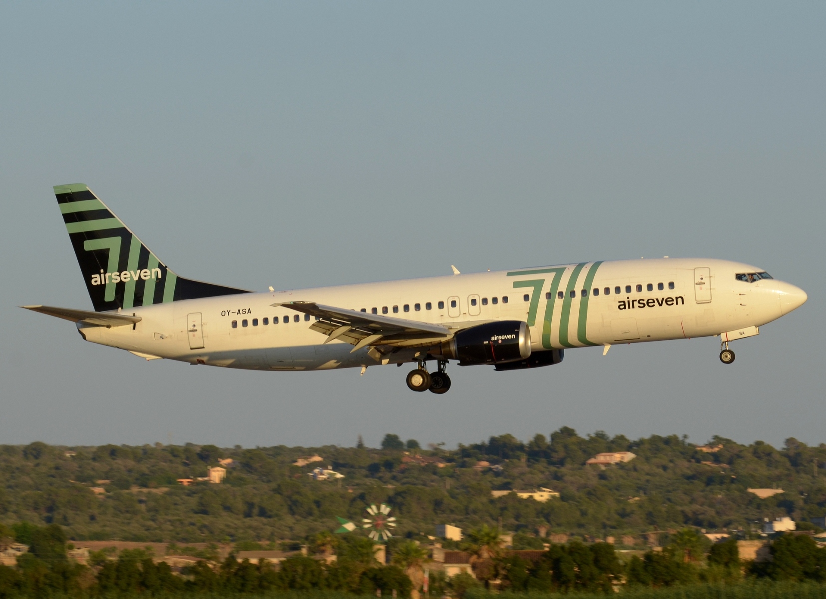 OY-ASA - 737-405 - airseven - PMI - 24-06-2023