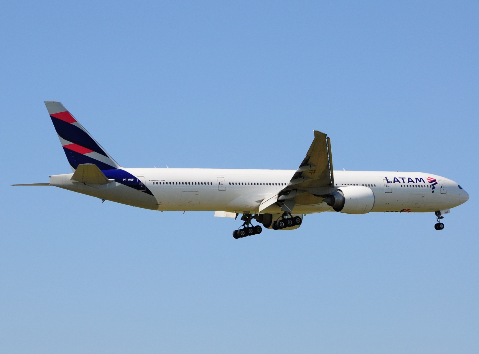 PT-MUF - 777-32W(ER) - LATAM Airlines Brasil - FRA - 25-05-2023