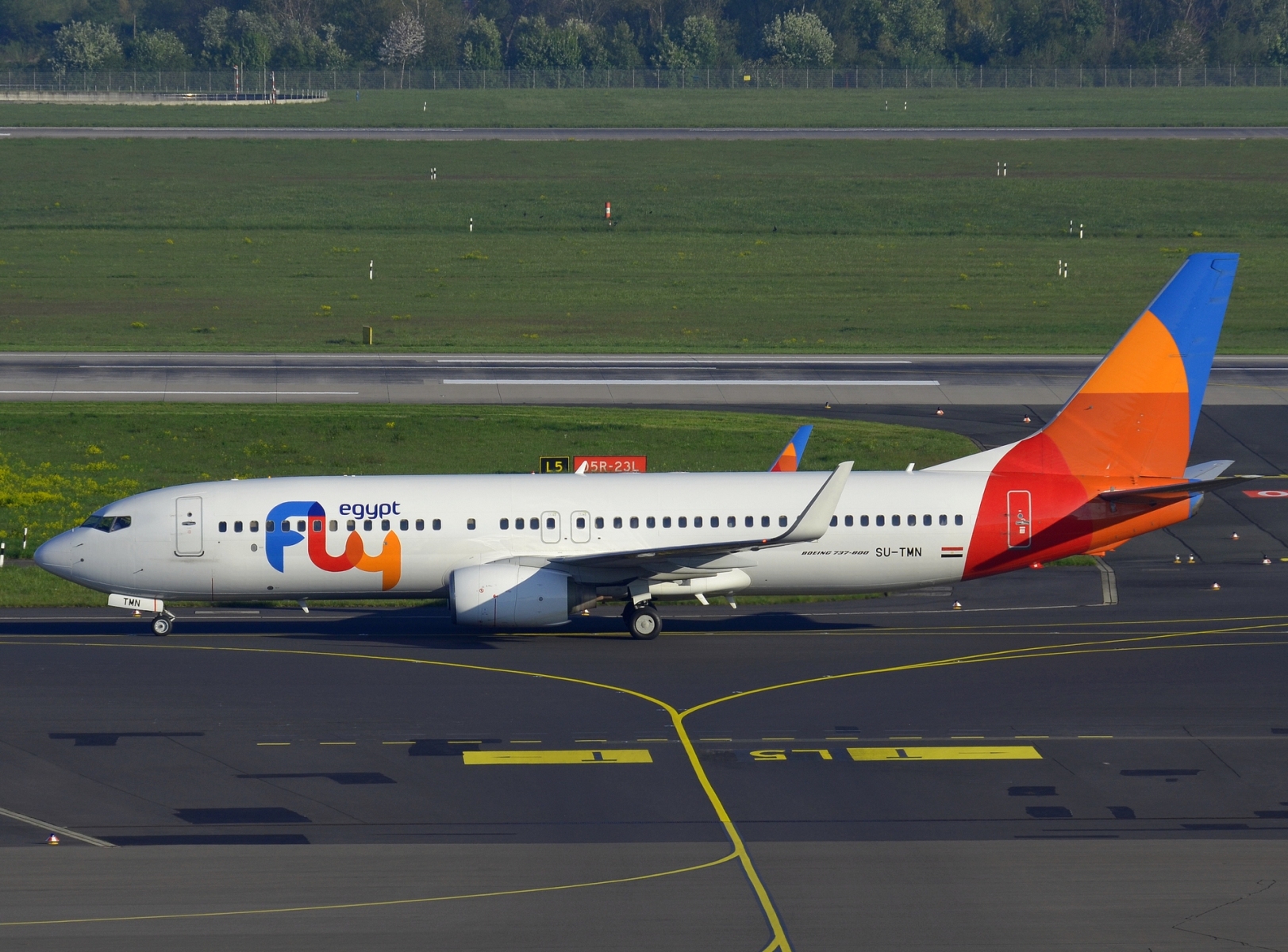 SU-TMN - 737-86N(WL) - FlyEgypt - DUS - 30-04-2023b