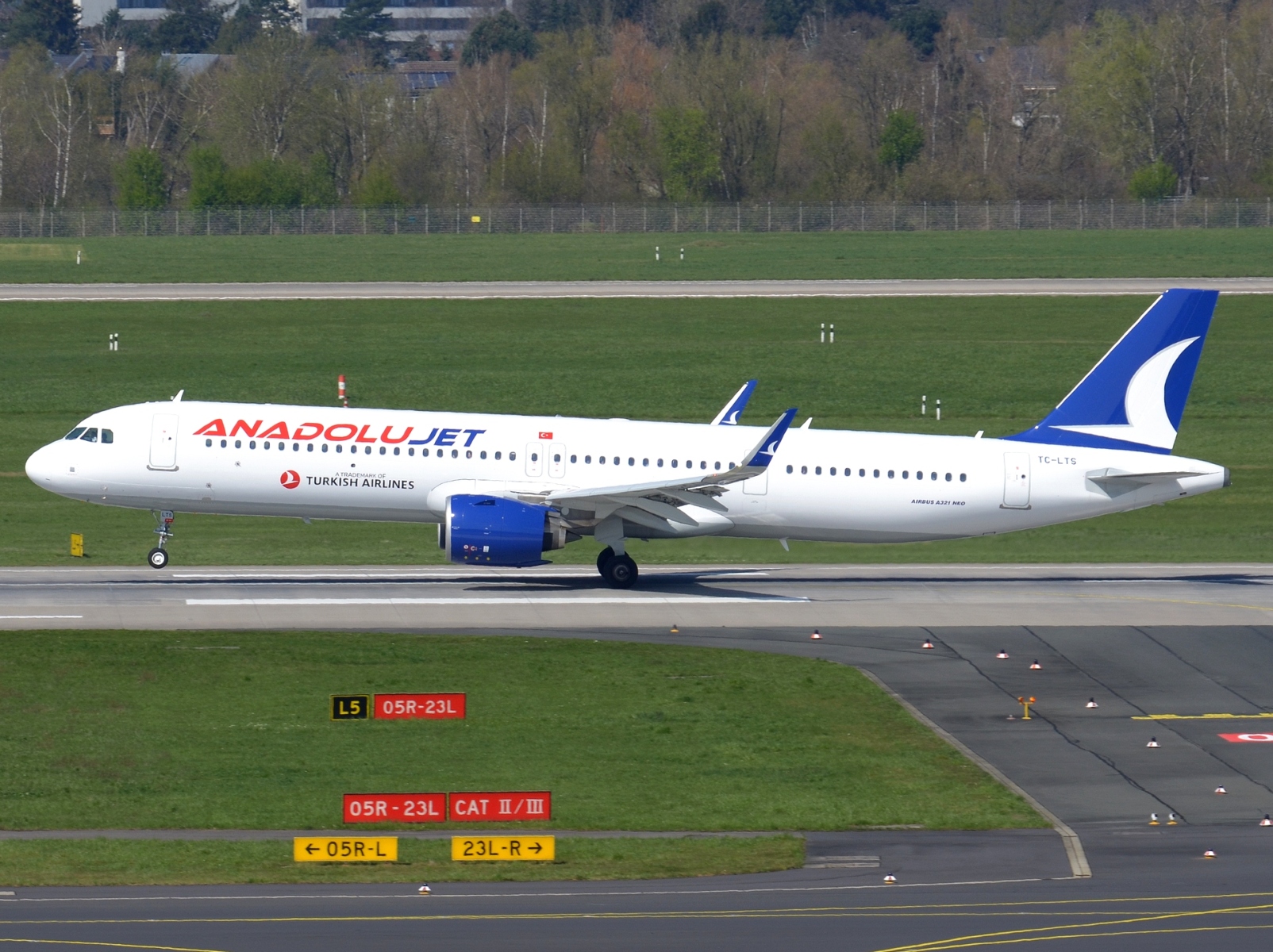 TC-LTS - A321-271NX(WL) - Anadolu Jet - DUS - 05-04-2023b