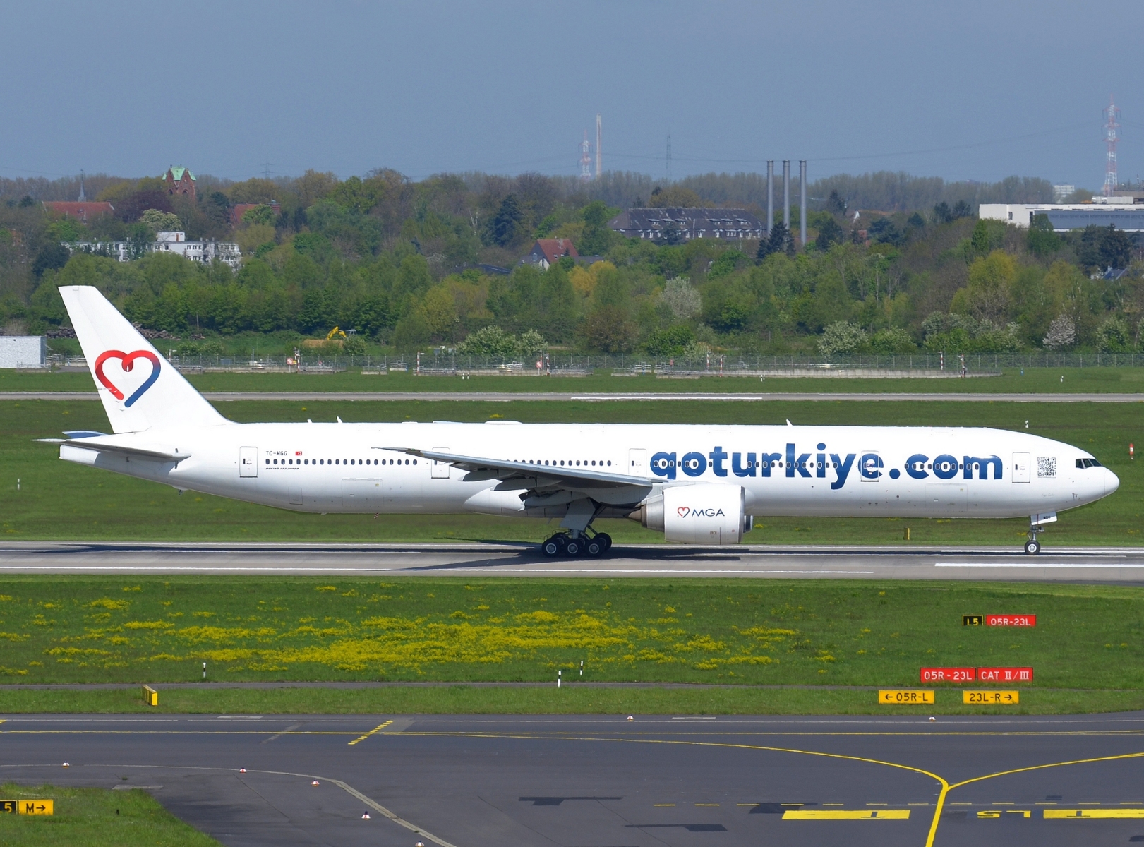TC-MGG - 777-3ZG(ER) - MG (Mavi Gok) Aviation - DUS - 30-04-2023d