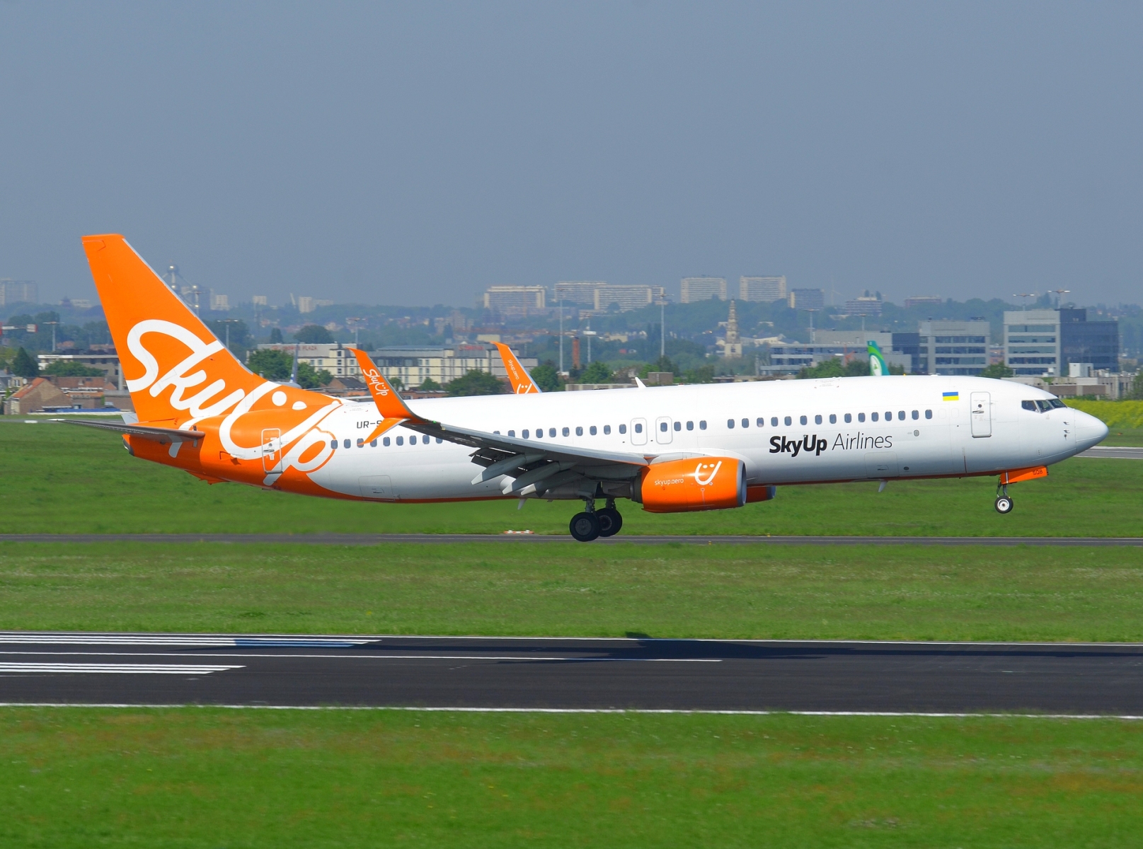 UR-SQB - 737-8H6(WL) - SkyUp Airlines - BRU - 13-05-2023