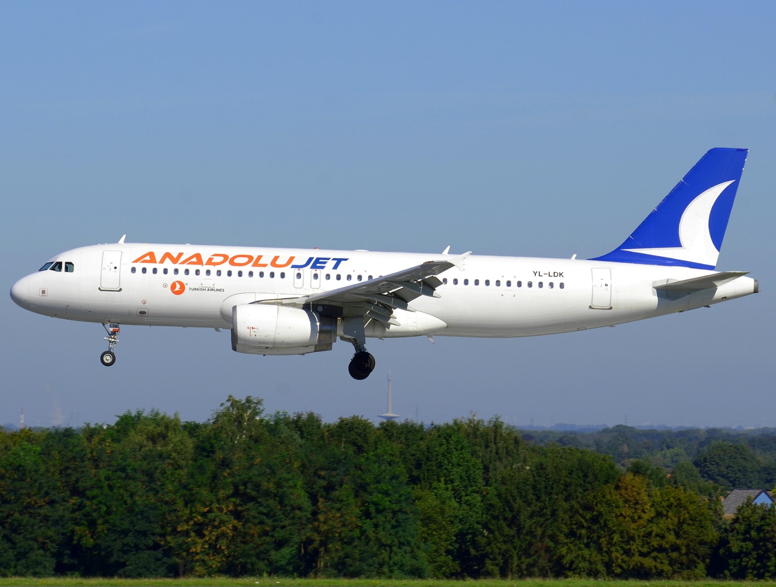 YL-LDK - A320-232 - Anadolu Jet - BRU - 06-09-2023