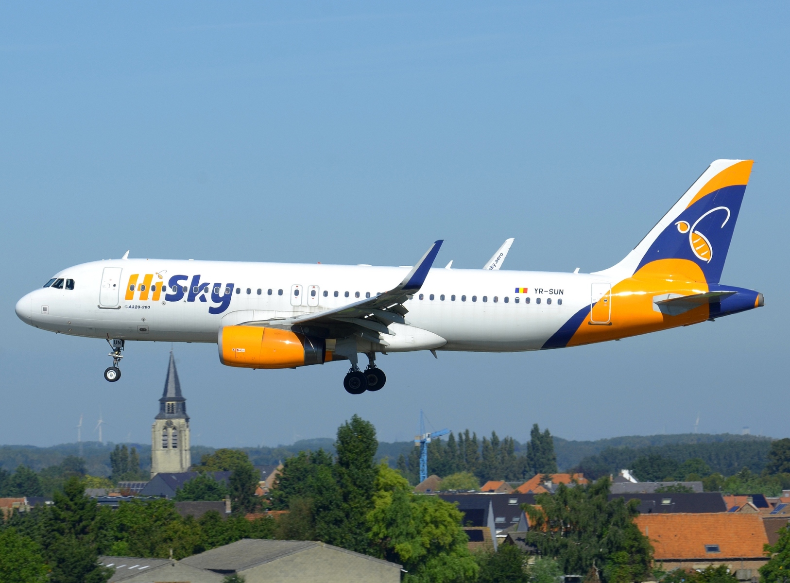 YR-SUN - A320-232(WL) - HiSky - BRU - 06-09-2023b