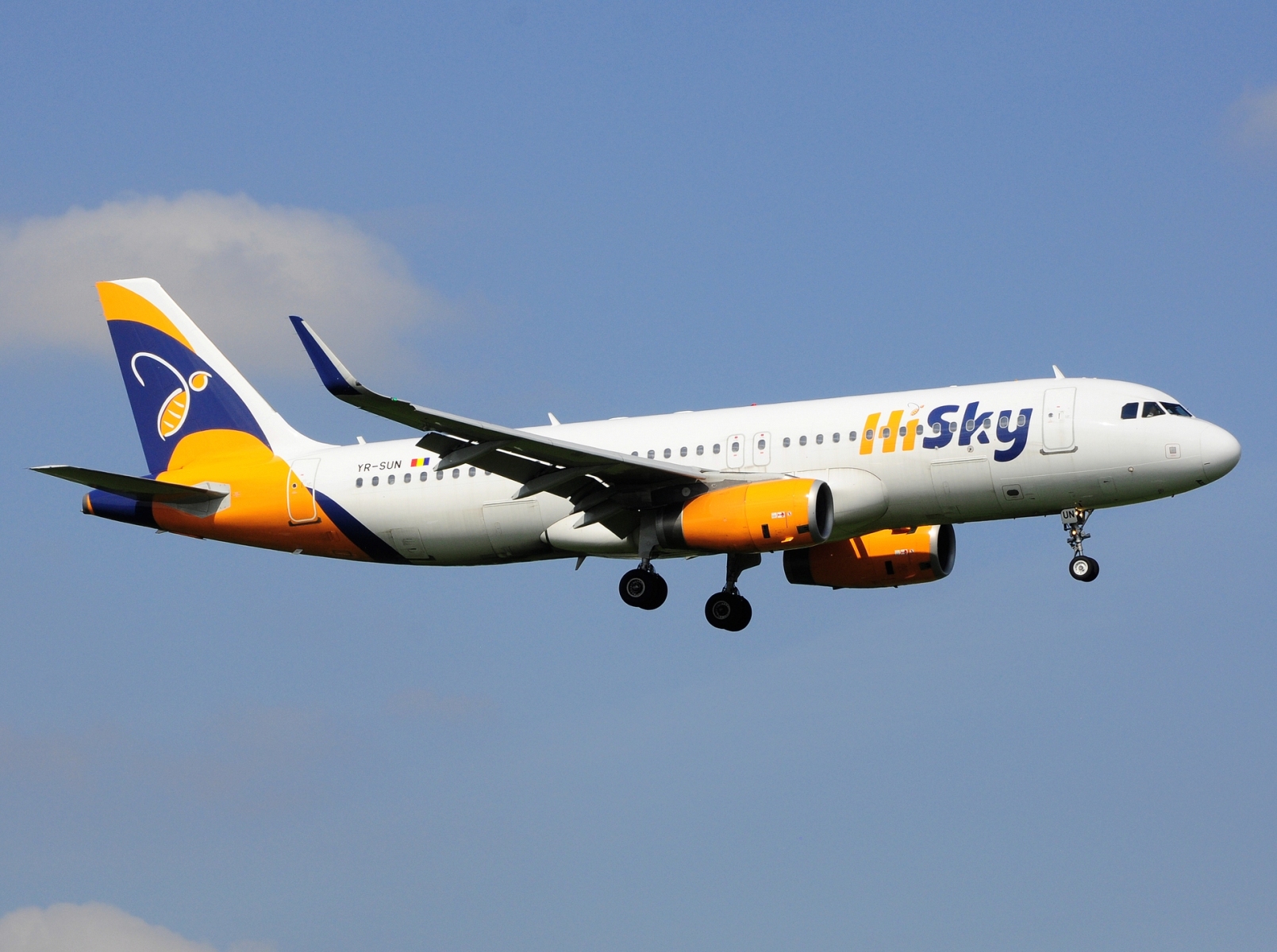 YR-SUN - A320-232(WL) - HiSky - BRU - 19-04-2023