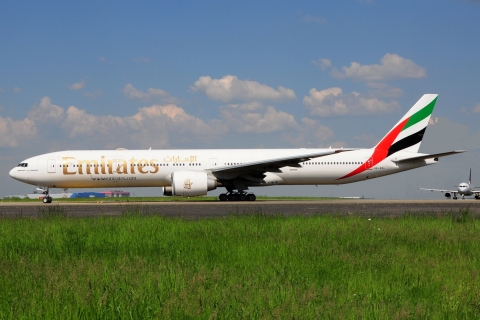 A6-EQL - 777-300(ER) - Emirates - BRU - 13-05-2023b