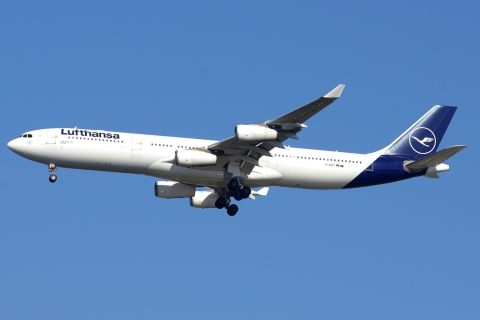 D-AIGY - A340-313 - Lufthansa - JFK - 28-10-2023b