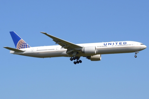 N233IU - B777-324(ER) - United Airlines - FRA - 26-05-2023
