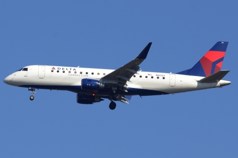 N311SY - ERJ-175LR (ERJ-170-200 LR) - Delta Connection - JFK - 28-10-2023