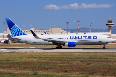 N656UA - 767-322(ER)(WL) - United Airlines - PMI - 23-06-2023