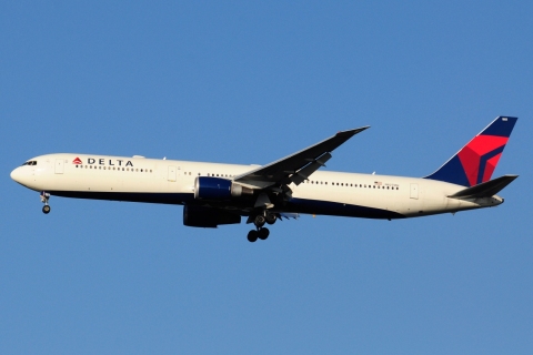 N827MH - 767-432(ER) - Delta Air Lines - JFK - 28-10-2023